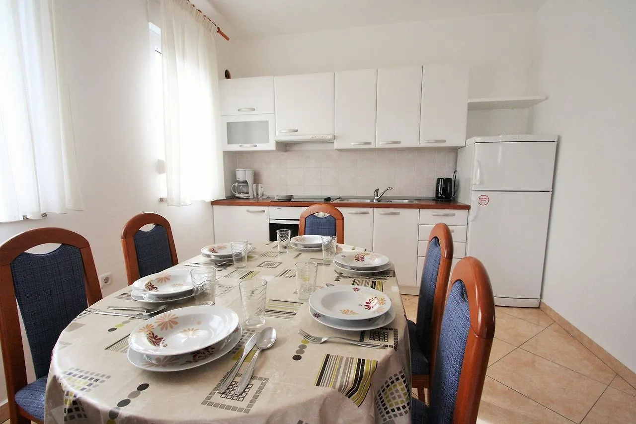 Apartment Bilic With Balcony Porec