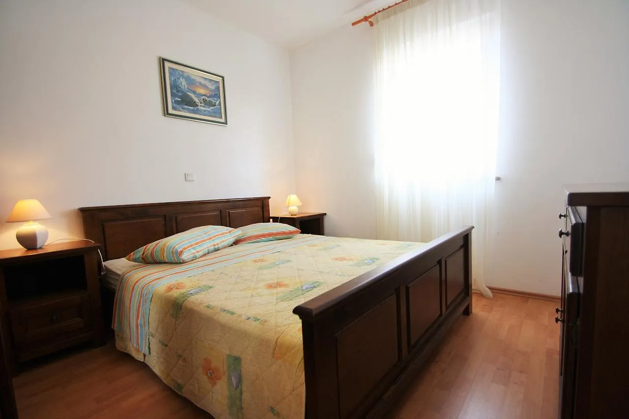 Apartment Bilic With Balcony Poreč