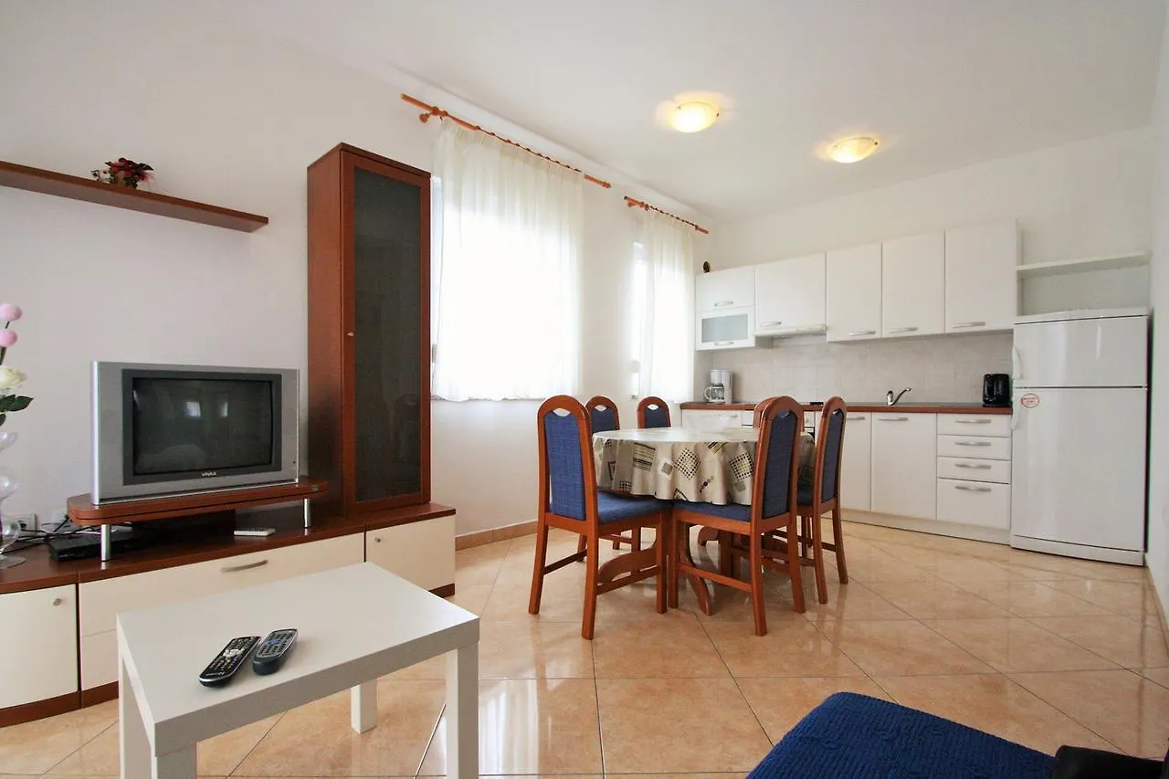 Apartment Bilic With Balcony Porec