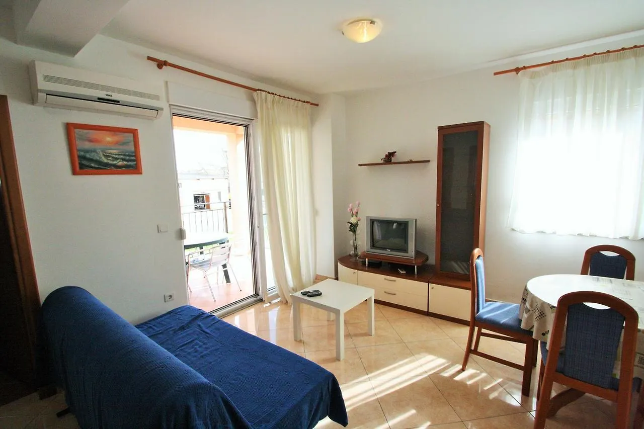 Apartment Bilic With Balcony Porec